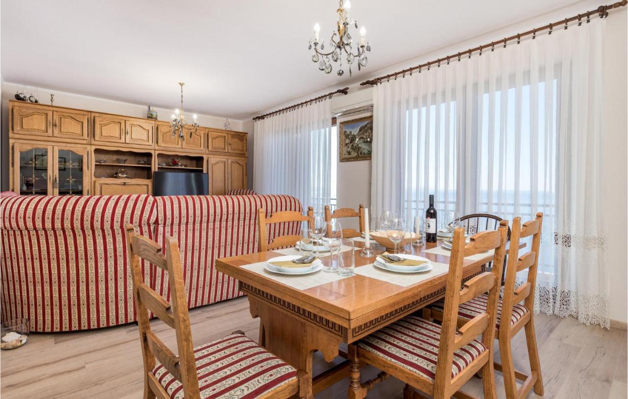 4 Bedroom Nice Apartment In Опатия Экстерьер фото