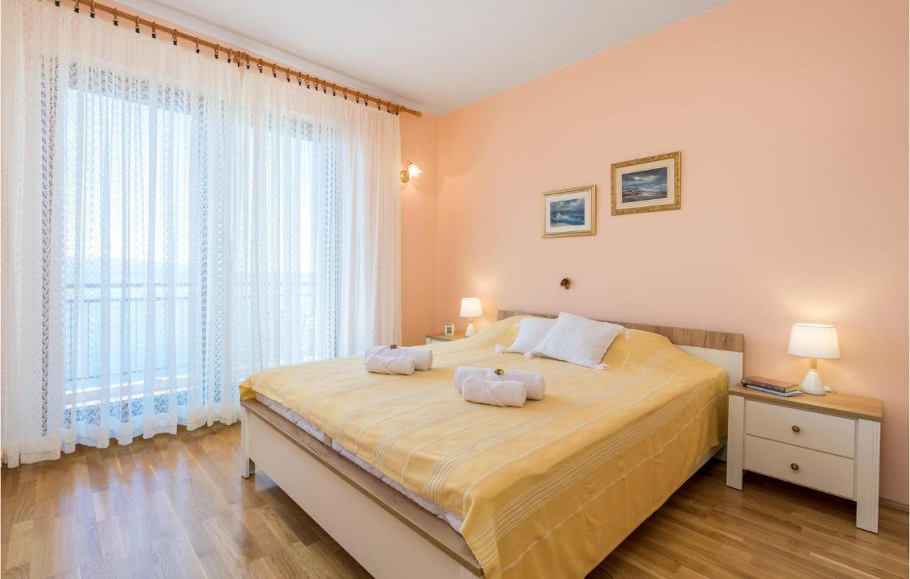 4 Bedroom Nice Apartment In Опатия Экстерьер фото